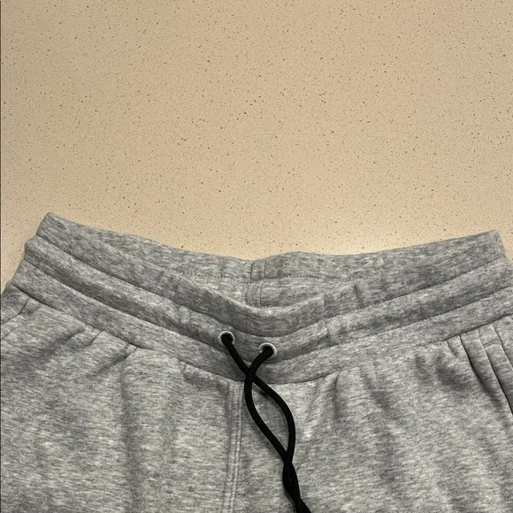 Fabletics Men's Shorts - Picture 5 of 7